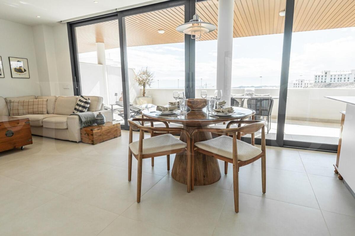 丰希罗拉Seaside Escape With Views, Pool And Parking Rems公寓 外观 照片
